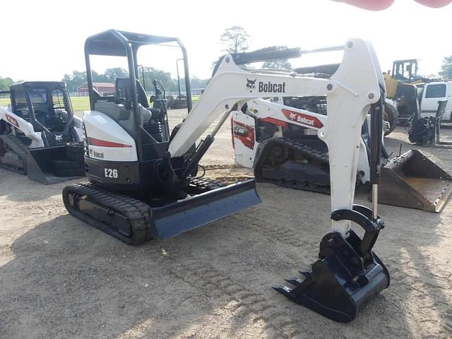 Image of Bobcat E26 equipment image 1