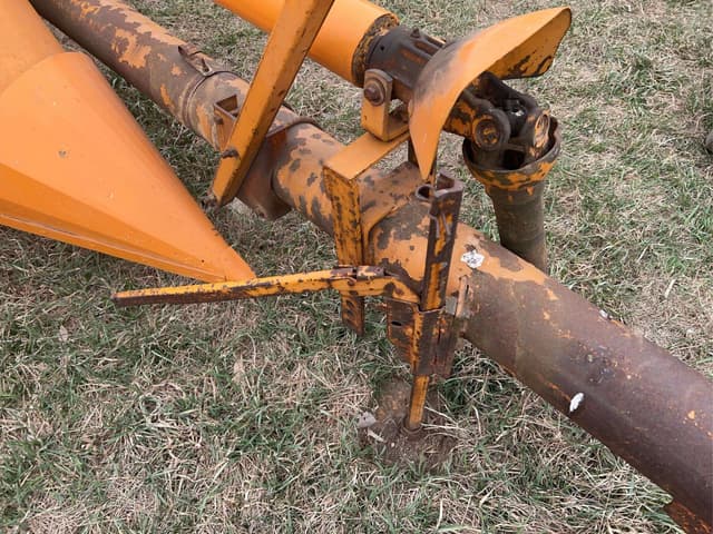 Image of Minneapolis-Moline UP equipment image 2