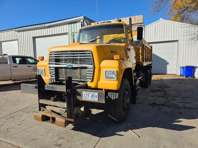 Image of Ford LT9000 equipment image 2