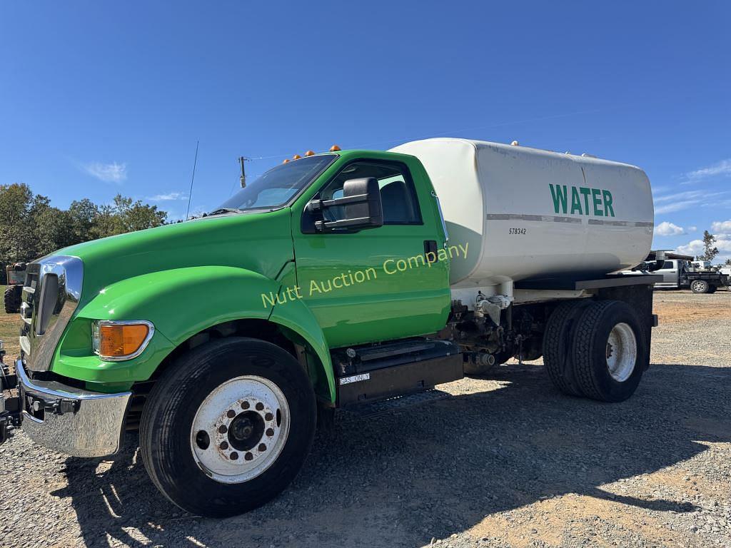 Image of Ford F-650 Primary image