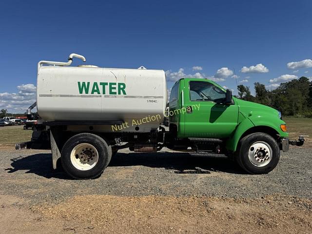 Image of Ford F-650 equipment image 4