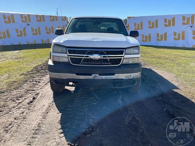 Image of Chevrolet 2500 equipment image 1