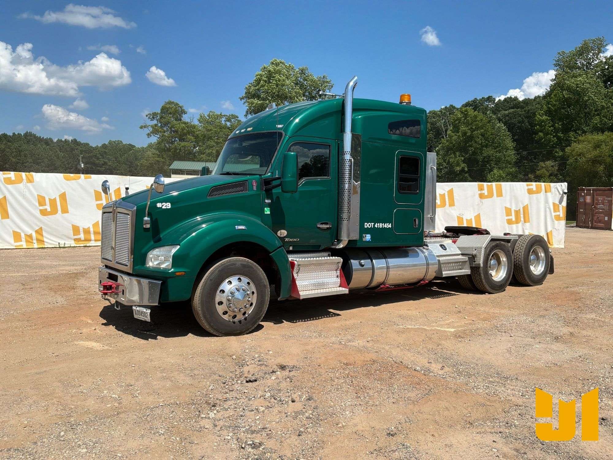 2019 Kenworth T880 Equipment Image0