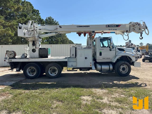 Image of International 7500 equipment image 3