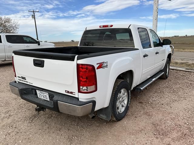 Image of GMC Sierra equipment image 4