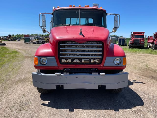 Image of Mack Granite equipment image 1