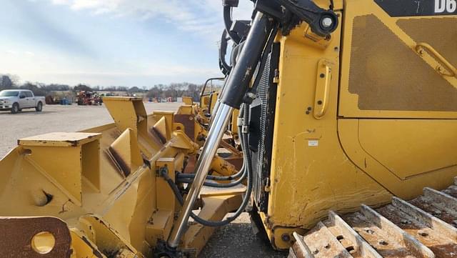 Image of Caterpillar D6T XL equipment image 2