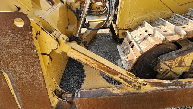 Image of Caterpillar D6T XL equipment image 1