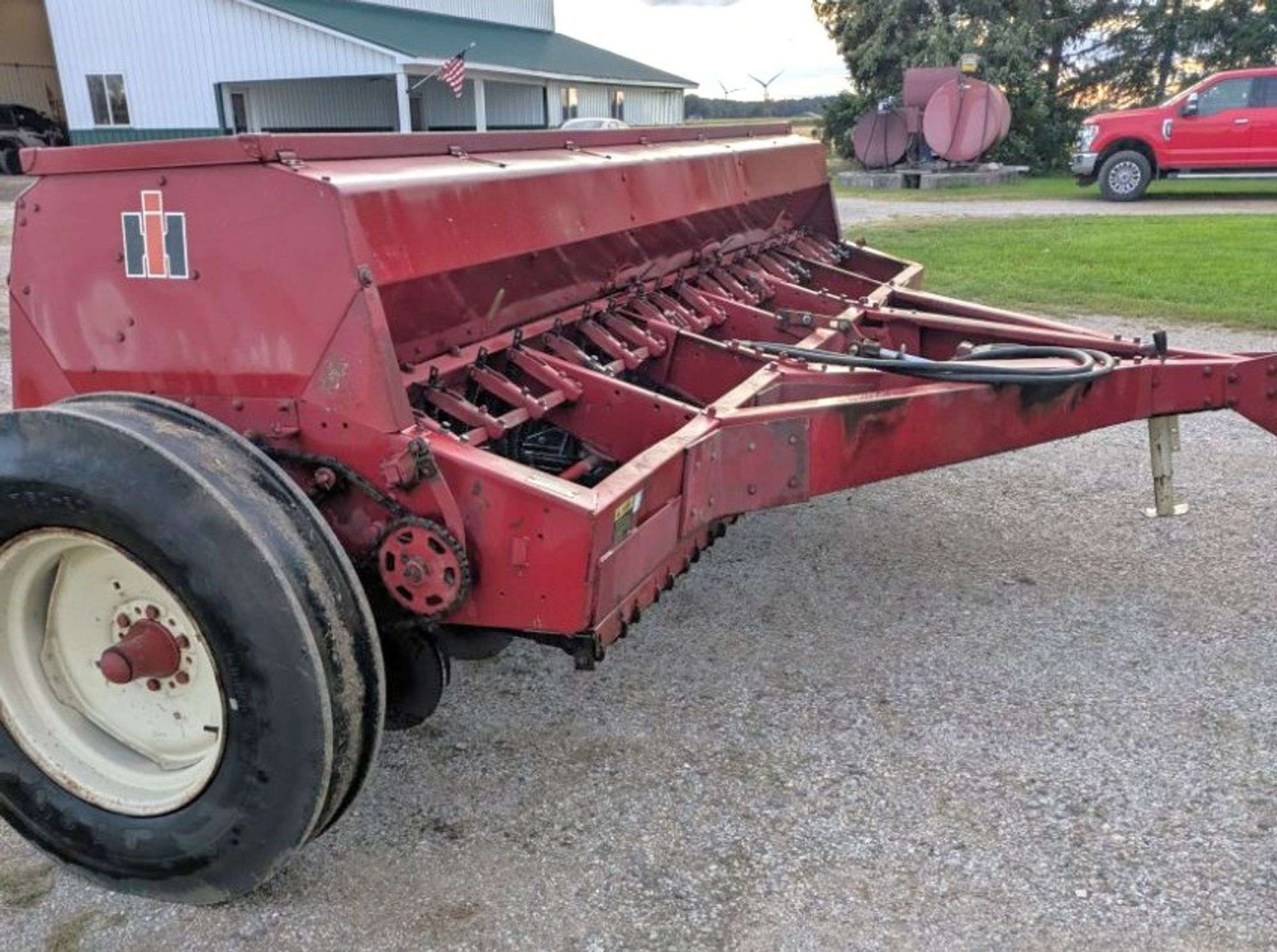 International Harvester 5100 Equipment Image0
