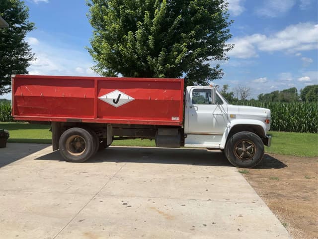 Image of Chevrolet 70 equipment image 2