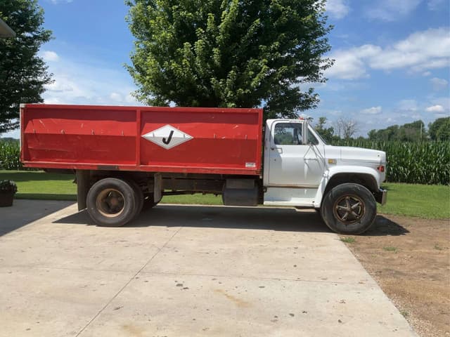 Image of Chevrolet 70 equipment image 1