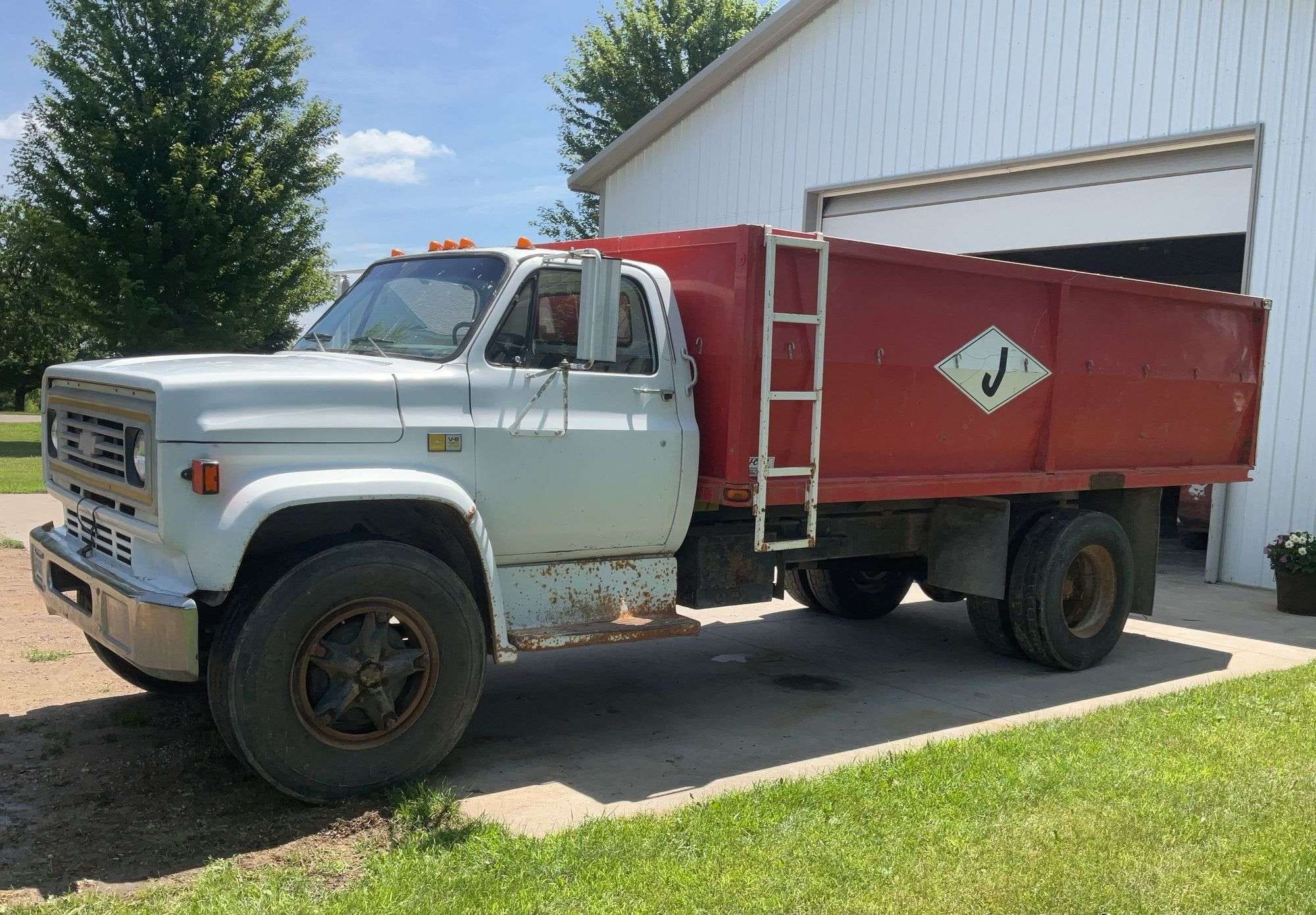 1982 Chevrolet 70 Equipment Image0