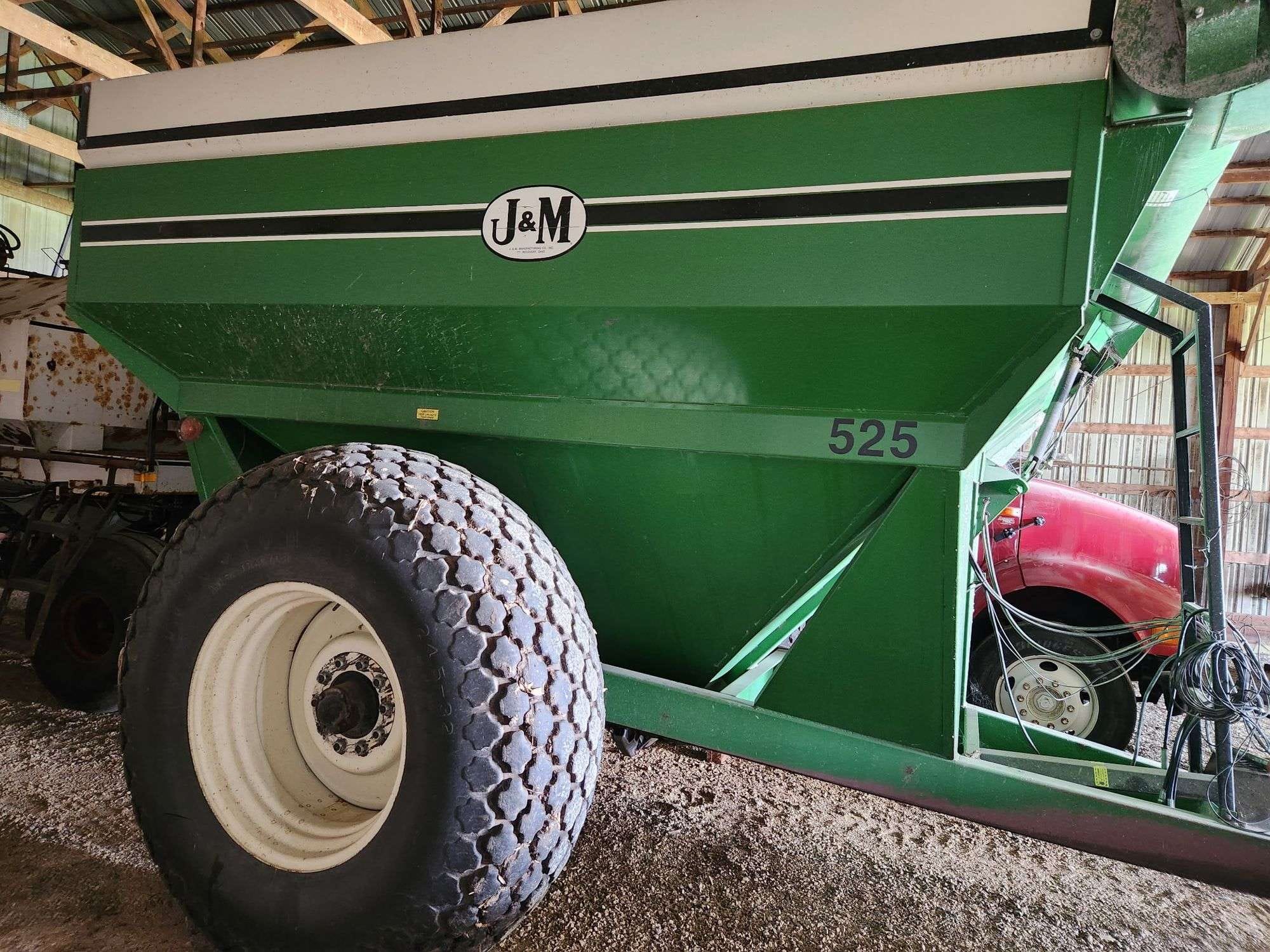 J&M 525 Equipment Image0