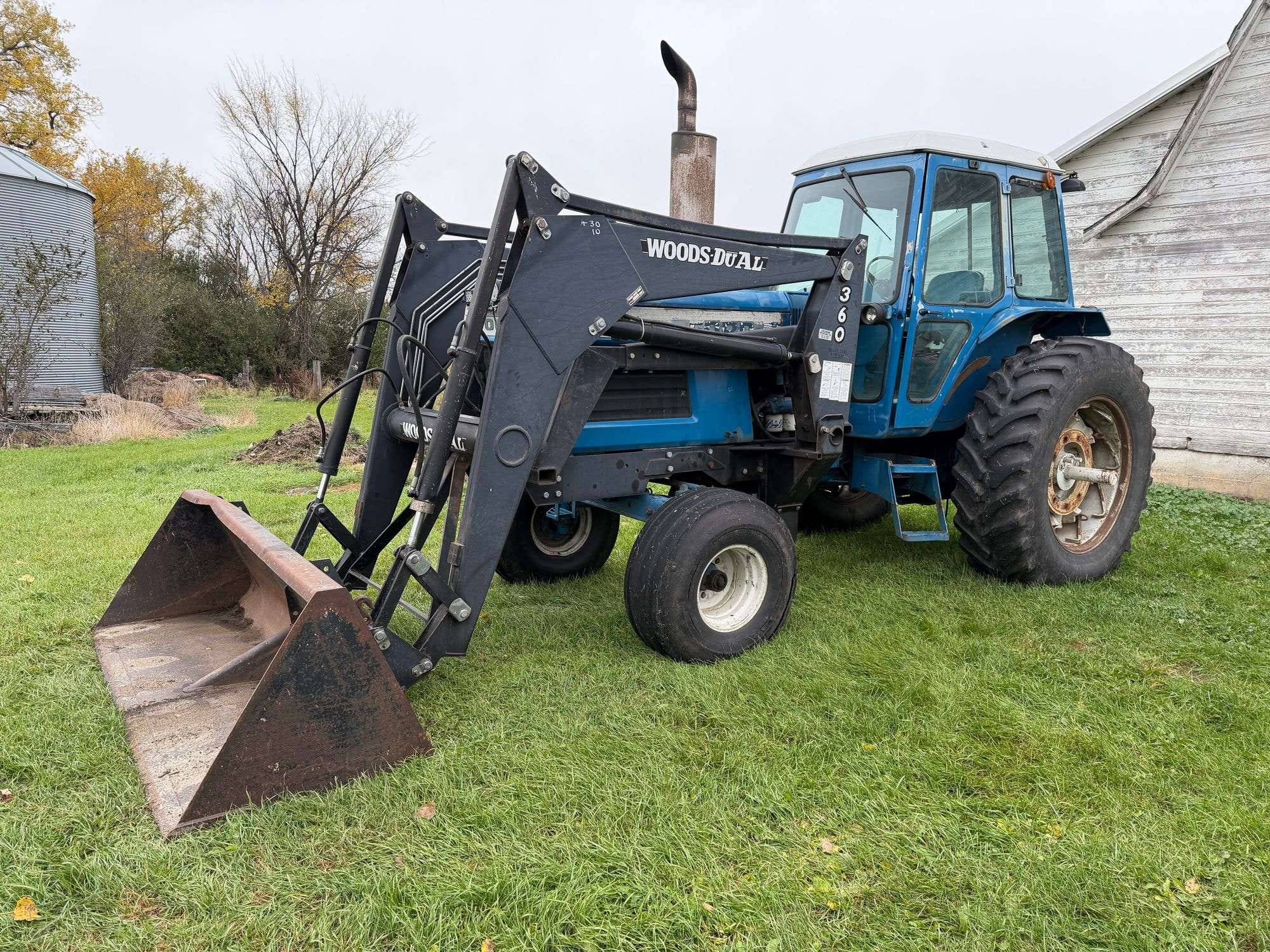 Ford TW-30 Equipment Image0
