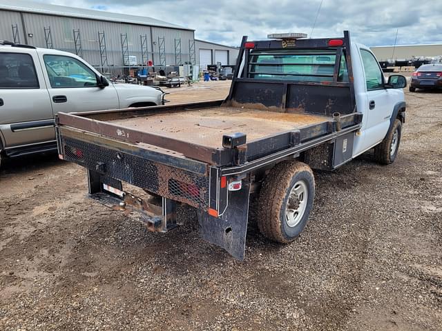 Image of Chevrolet 2500 equipment image 2