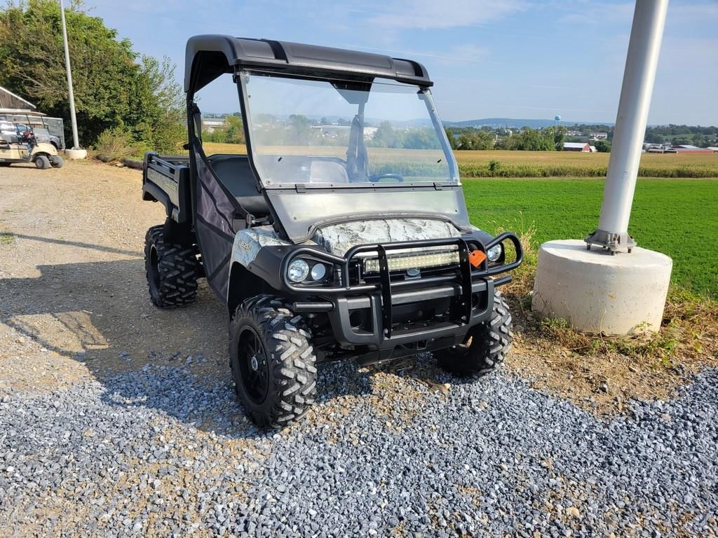 2015 John Deere Gator XUV 825i Equipment Image0