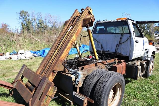 Image of Chevrolet Kodiak equipment image 1