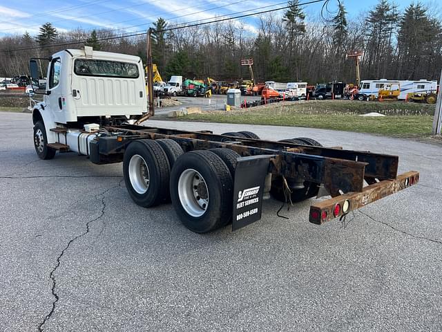 Image of Freightliner M2 equipment image 3