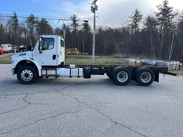Image of Freightliner M2 equipment image 1