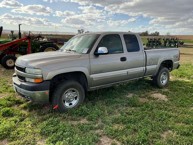 Image of Chevrolet 2500 equipment image 4