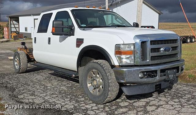 Image of Ford F-350 equipment image 2