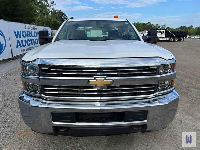 Image of Chevrolet 2500HD equipment image 2