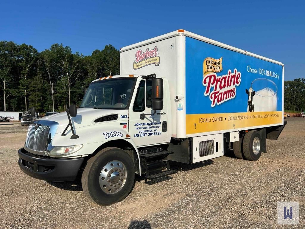 2010 International Durastar 4300 Equipment Image0