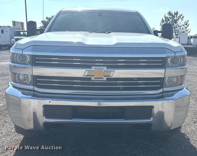 Image of Chevrolet 2500HD equipment image 1
