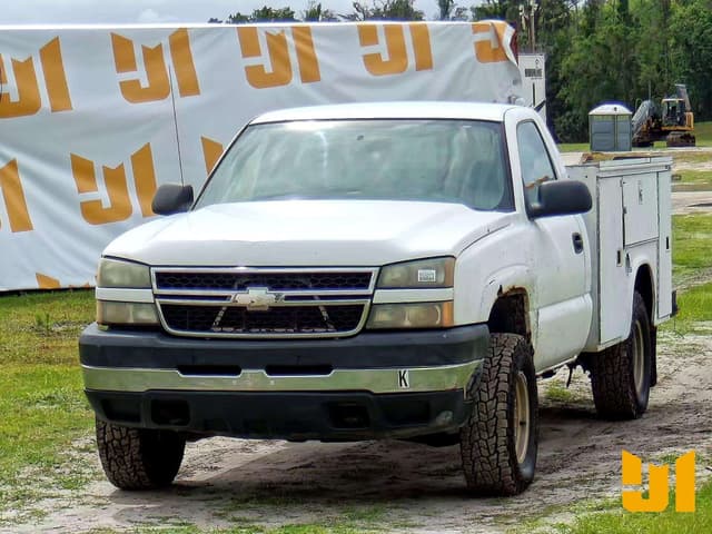 Image of Chevrolet 2500 equipment image 1