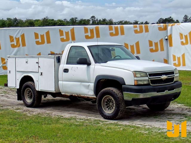 Image of Chevrolet 2500 equipment image 3