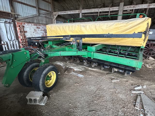 Image of John Deere 750 equipment image 1