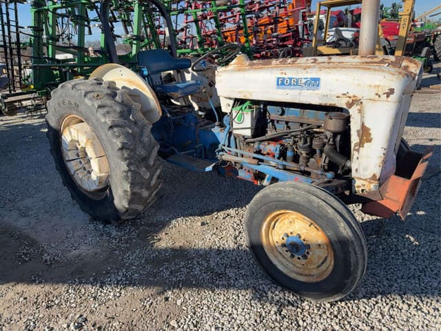 Image of Ford 4000 equipment image 1