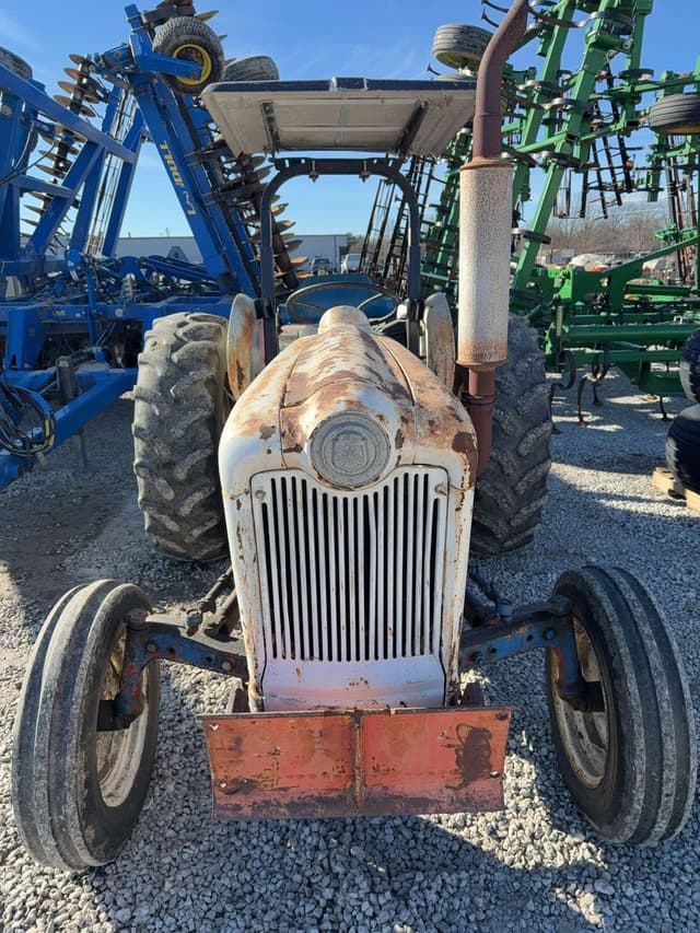 Image of Ford 4000 equipment image 2