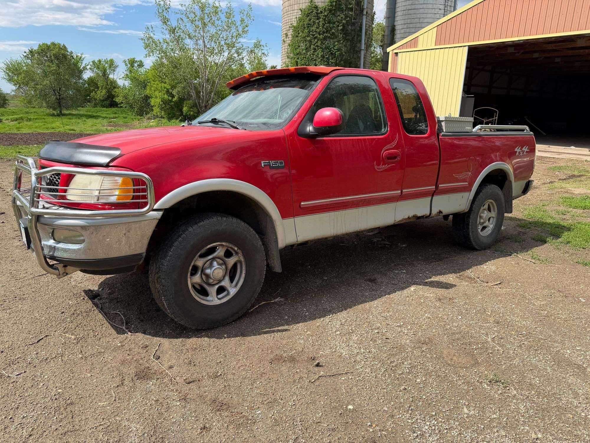 1997 Ford F-150 Equipment Image0