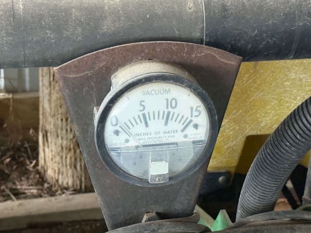 Image of John Deere 7200 equipment image 4