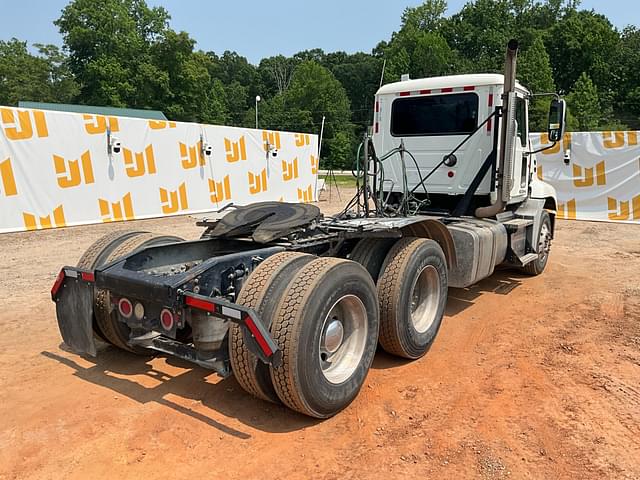 Image of Mack CXU613 equipment image 4