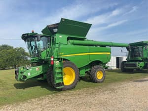 2014 John Deere S680 Image