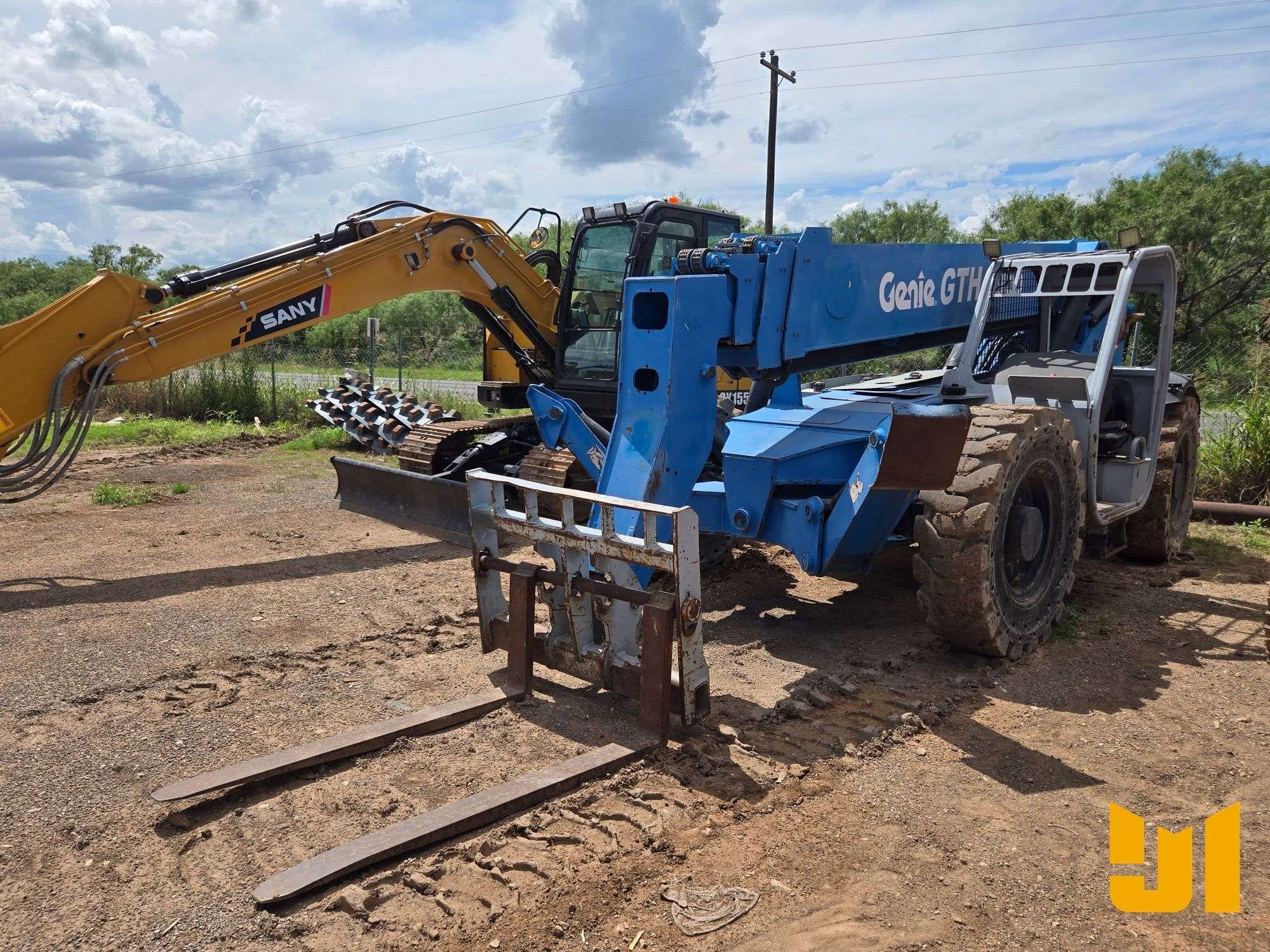 2008 Genie GTH-1056 Equipment Image0