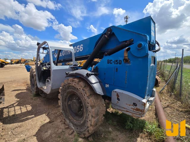 Image of Genie GTH-1056 equipment image 2