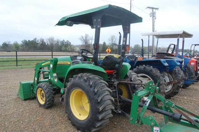 Image of John Deere 3038E equipment image 1