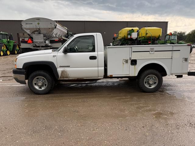 Image of Chevrolet 2500HD equipment image 1