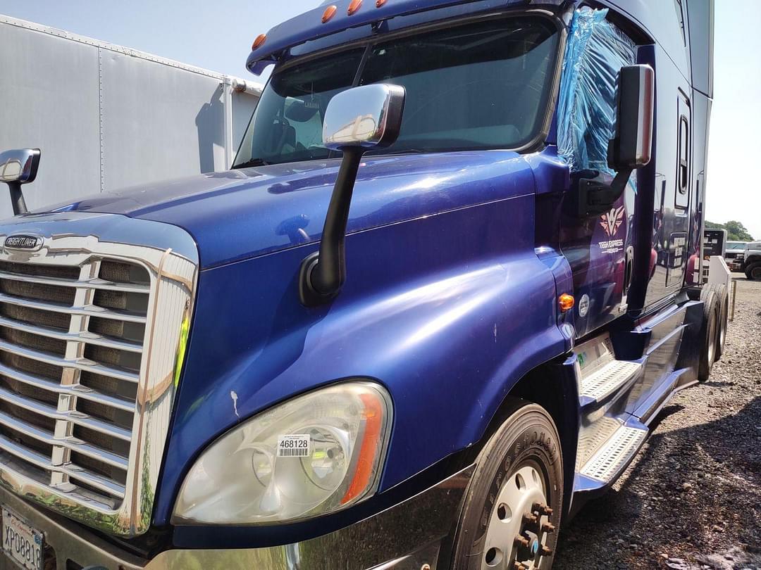 Image of Freightliner Cascadia Primary image