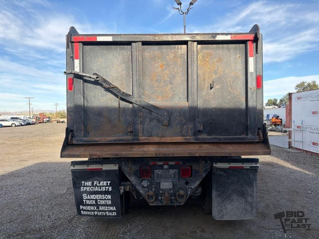 Image of Peterbilt 348 equipment image 4