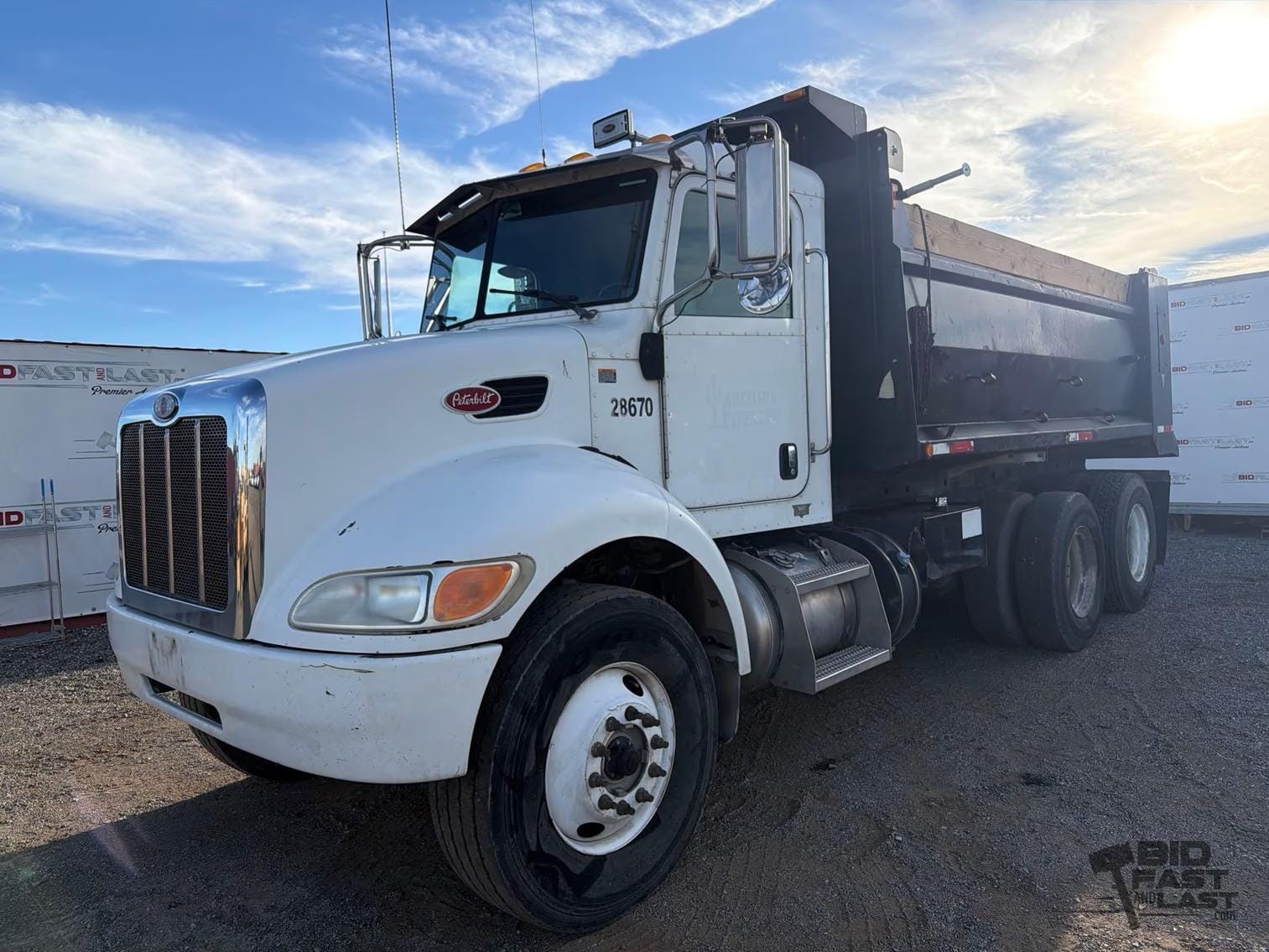 2013 Peterbilt 348 Equipment Image0