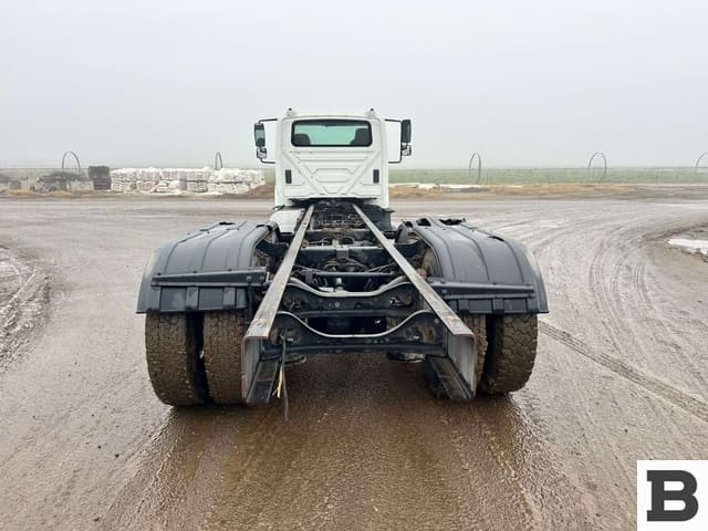 Image of International Dura Star 4000 equipment image 3