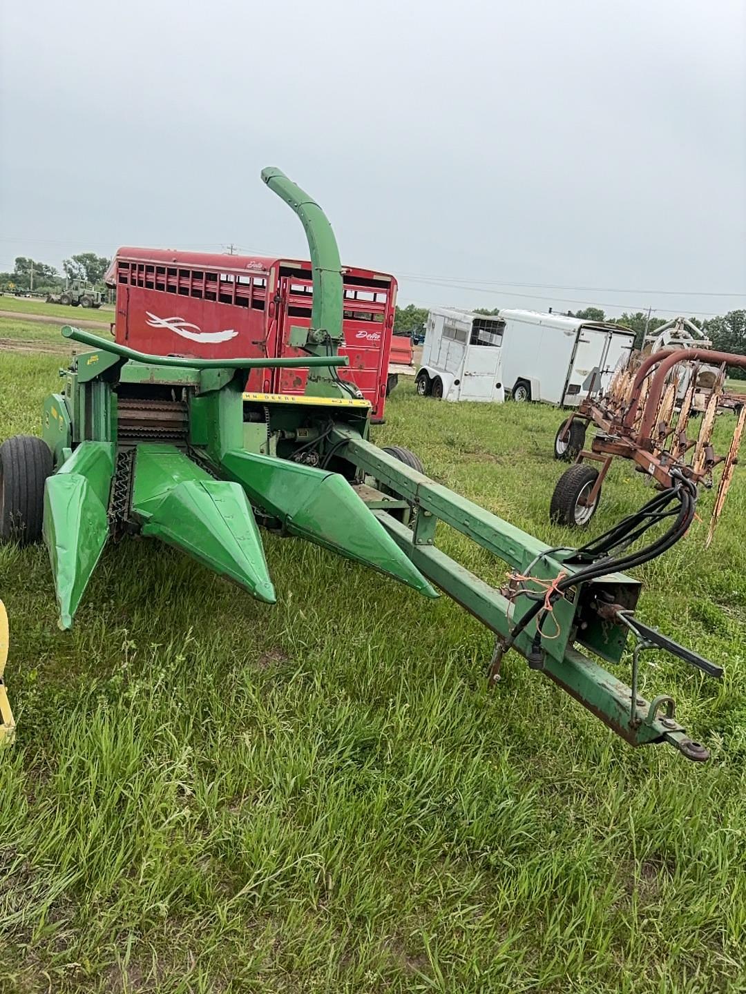 Image of John Deere 3940 Primary image