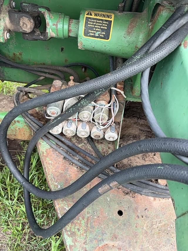 Image of John Deere 3940 equipment image 4