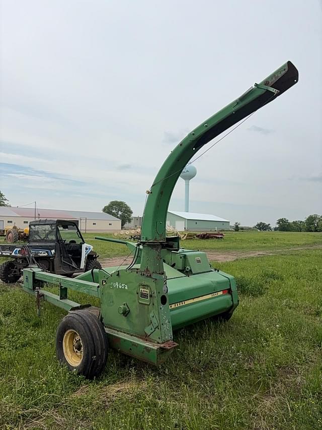 Image of John Deere 3940 equipment image 2