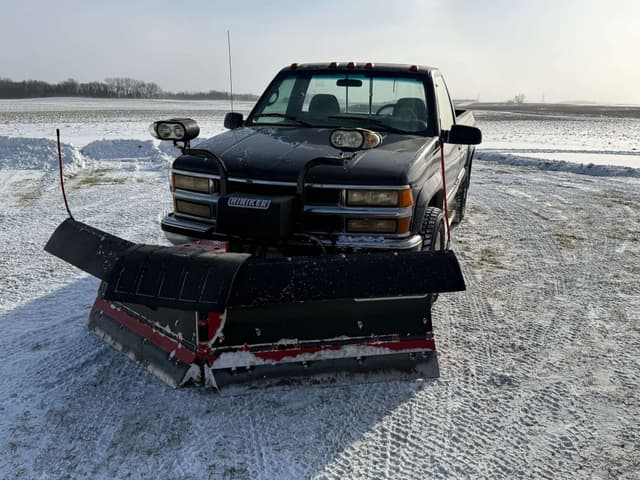 Image of Chevrolet 2500 equipment image 3