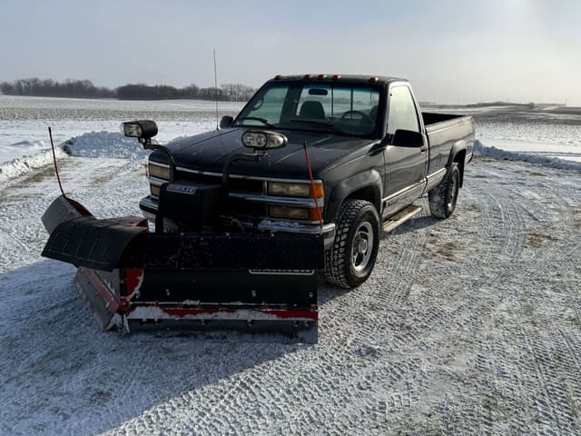 Image of Chevrolet 2500 equipment image 2